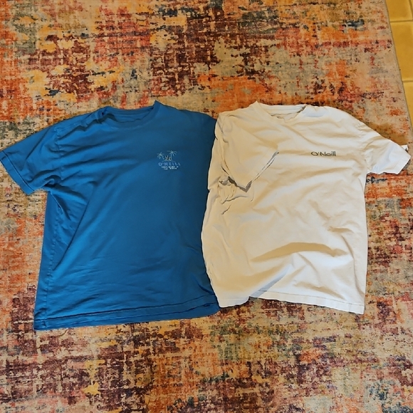 2 O'Neill Modern Fit Tshirts LIke New!!! - Picture 1 of 6